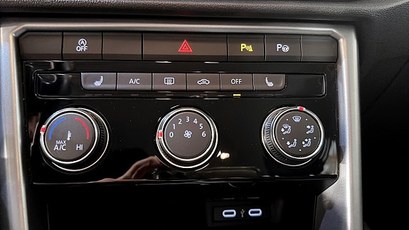 Volkswagen T-Roc 17 of 20