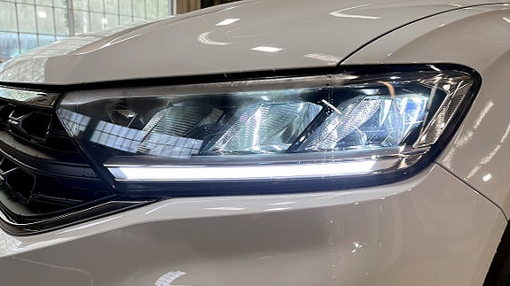 Volkswagen T-Roc 15 of 20