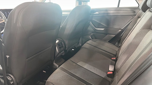 Volkswagen T-Roc 12 of 20