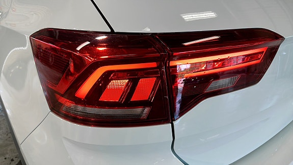 Volkswagen T-Roc 14 of 20