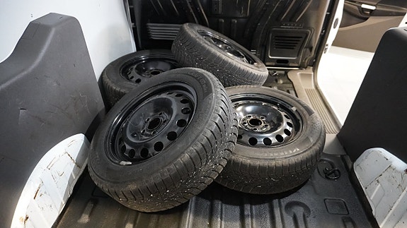 Ford Transit Connect 12 of 25