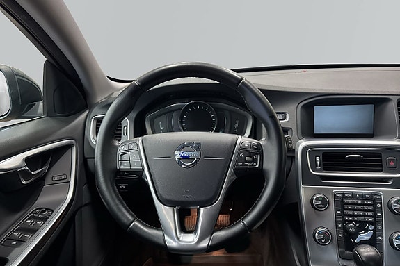 Volvo V60 13 of 19