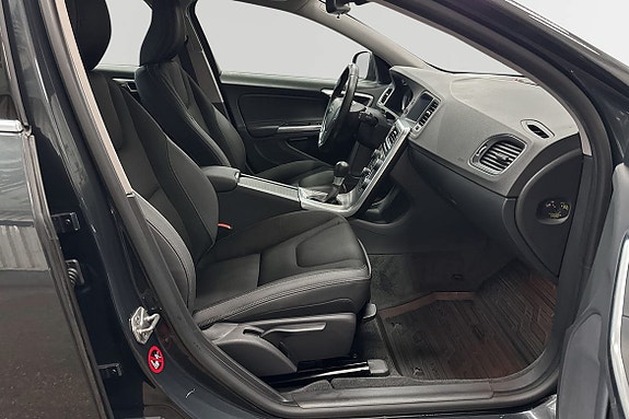 Volvo V60 4 of 19