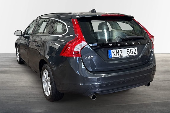 Volvo V60 2 of 19
