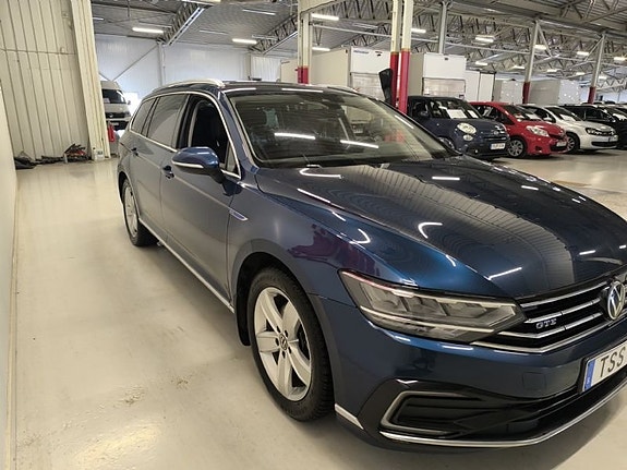 Volkswagen Passat 3 of 10