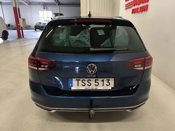 Volkswagen Passat 5 of 10