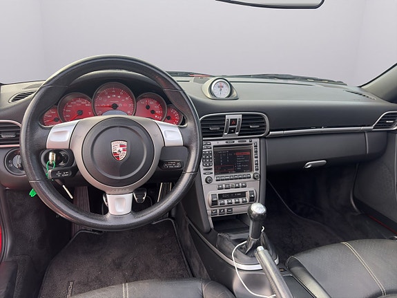 Porsche 911 Carrera 12 of 20