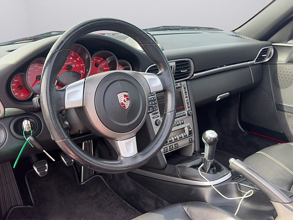 Porsche 911 Carrera 10 of 20