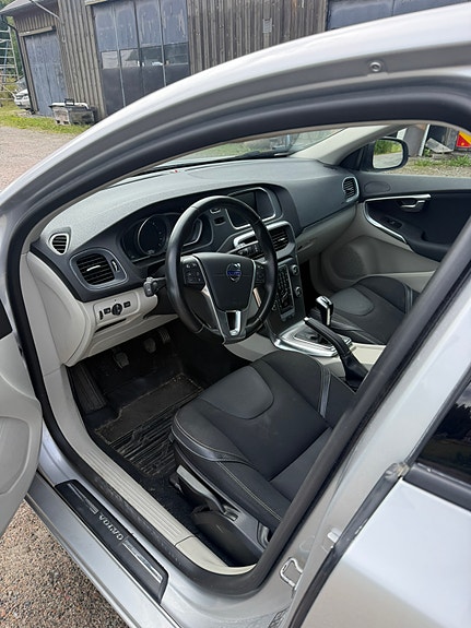 Volvo V40 4 of 4