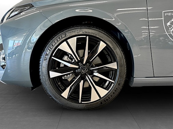 Peugeot 308 SW 9 of 14