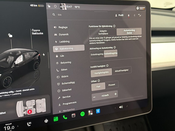 Tesla Model Y 23 of 30