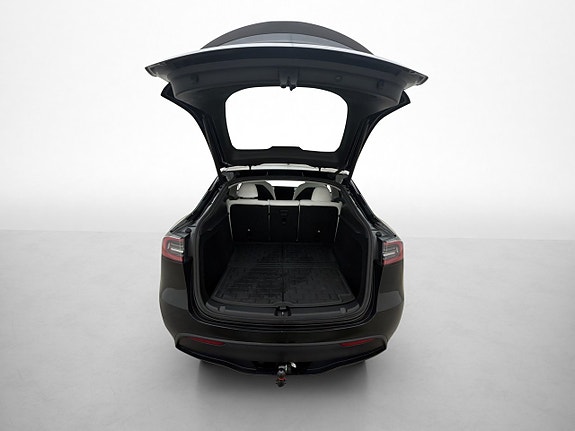 Tesla Model Y 30 of 30