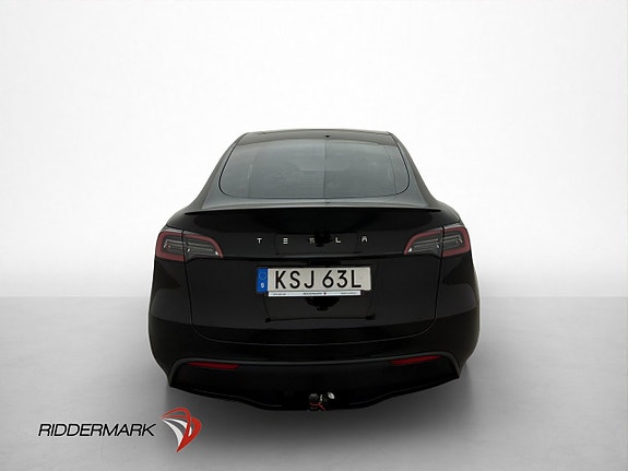 Tesla Model Y 7 of 30