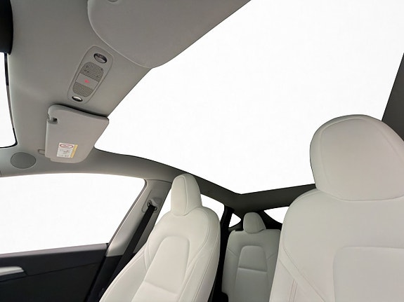 Tesla Model Y 13 of 30