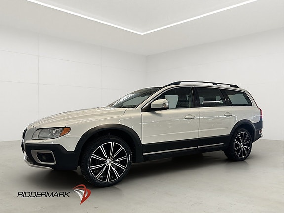 Volvo XC70 2 of 25