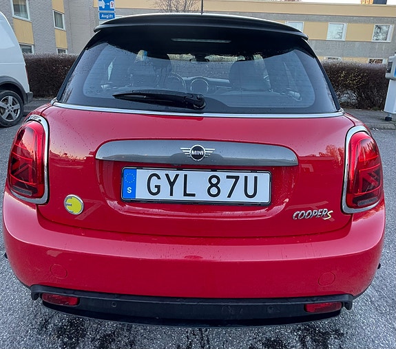 MINI Cooper SE 4 of 9
