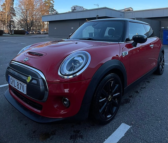 MINI Cooper SE 6 of 9