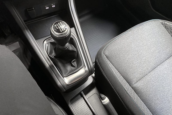 Renault Captur 13 of 17