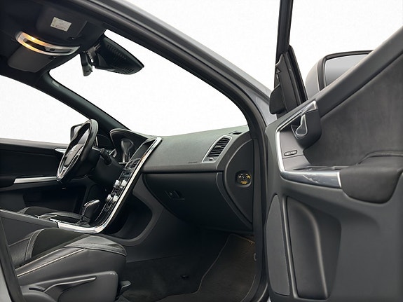 Volvo XC60 15 of 28