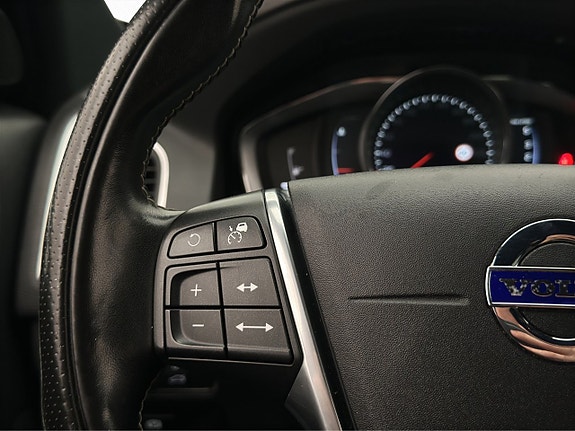Volvo XC60 18 of 28