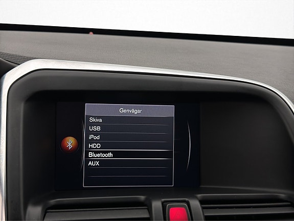 Volvo XC60 25 of 28