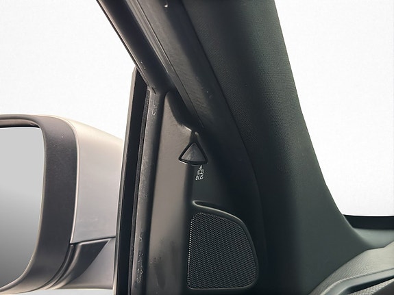 Volvo XC60 16 of 28