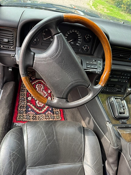 Jaguar XJR 9 of 13