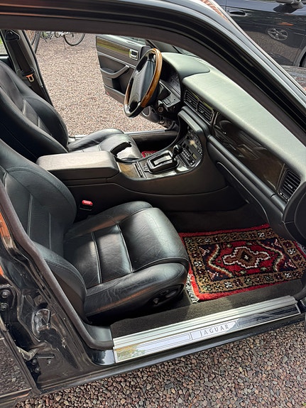 Jaguar XJR 13 of 13