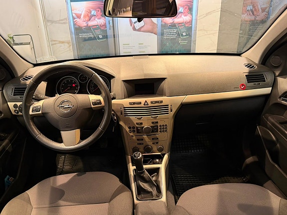 Opel Astra 9 of 20