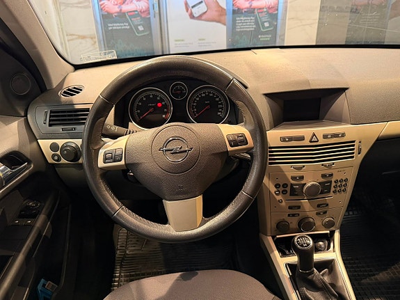 Opel Astra 10 of 20