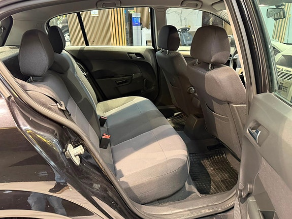 Opel Astra 14 of 20