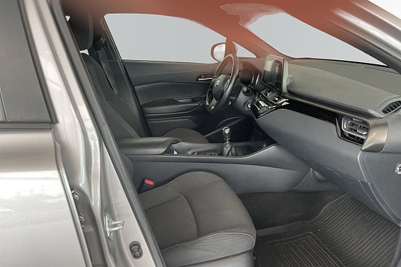 Toyota C-HR 6 of 10