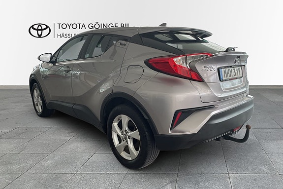Toyota C-HR 2 of 10