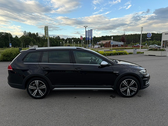 Volkswagen Golf Alltrack 6 of 11