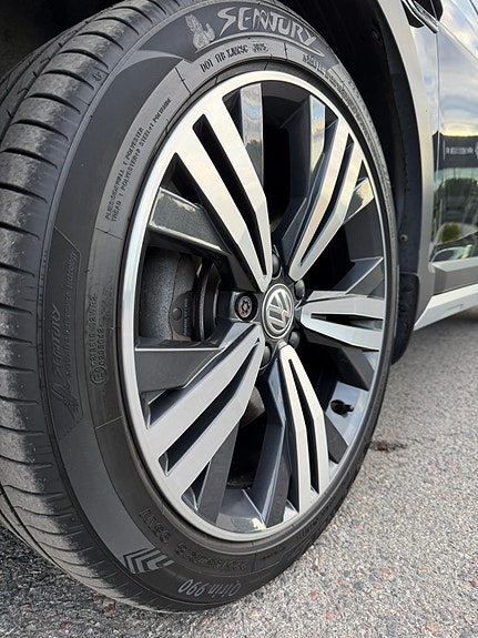 Volkswagen Golf Alltrack 9 of 11