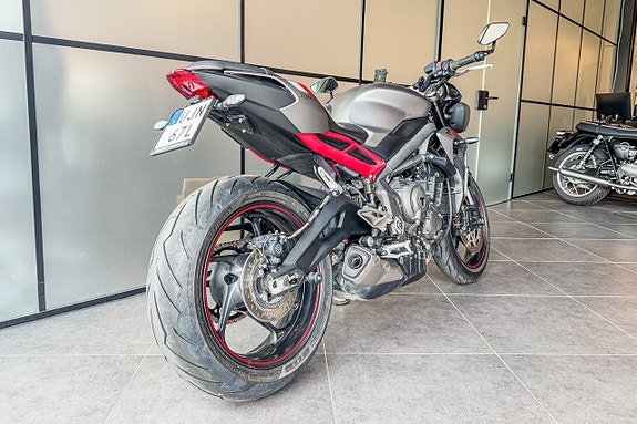 Triumph Street Triple 765 R Low 4 of 5