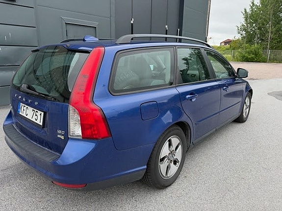 Volvo V50 2 of 9