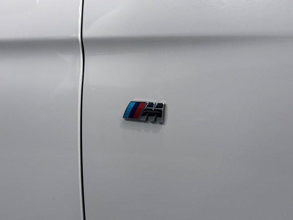 BMW 320i 28 of 28