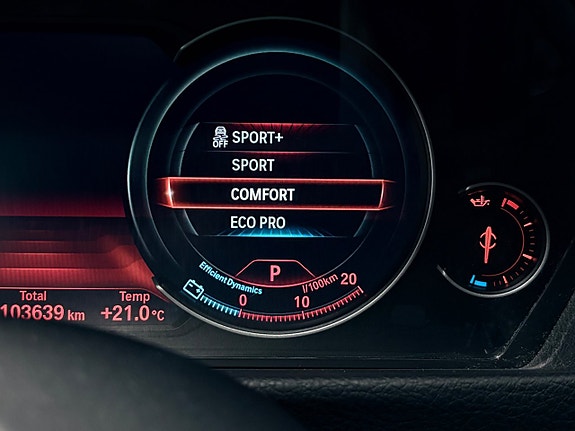 BMW 320i 23 of 28