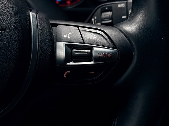 BMW 320i 15 of 28