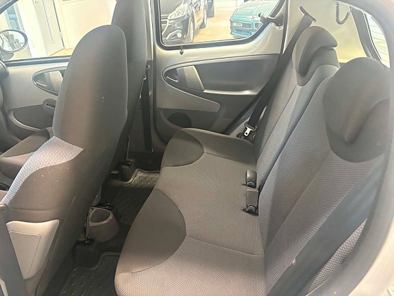 Toyota Aygo 8 of 8