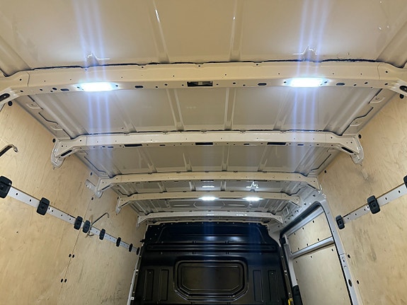 Volkswagen Crafter 6 of 15
