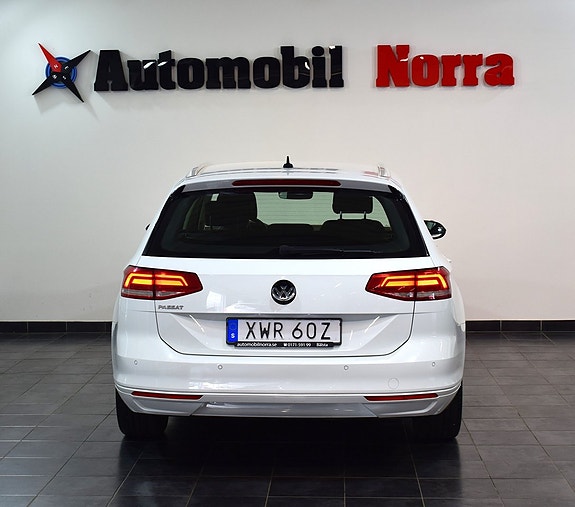 Volkswagen Passat 4 of 23