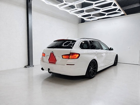 BMW F11 520d Nyregistrerad, Hemleverans 2 of 10