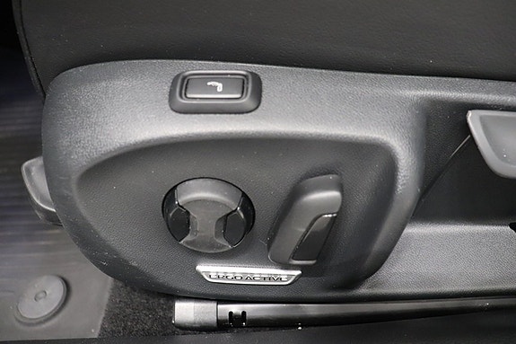 Volkswagen Passat 10 of 12