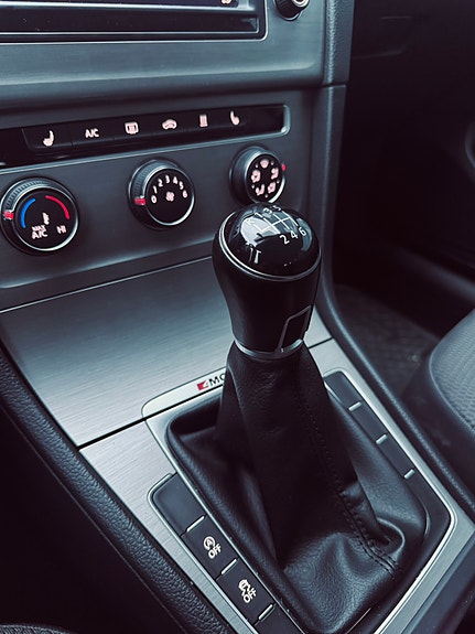 Volkswagen Golf VII 11 of 13