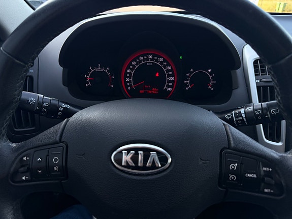 Kia Ceed 15 of 17