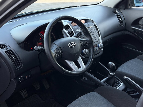 Kia Ceed 9 of 17