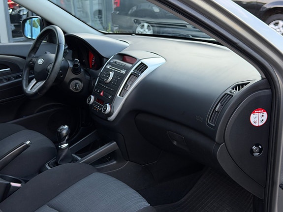 Kia Ceed 13 of 17