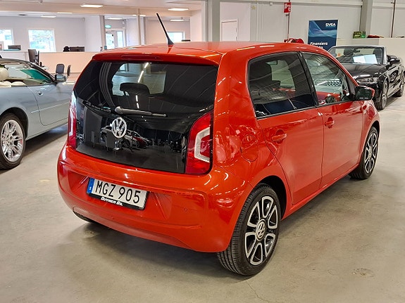 Volkswagen UP! 2 of 28